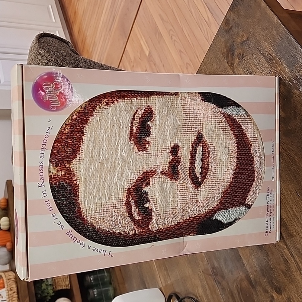 Wizard of Oz Dorothy Chenille tapestry throw. Rare, vintage, Limited number made